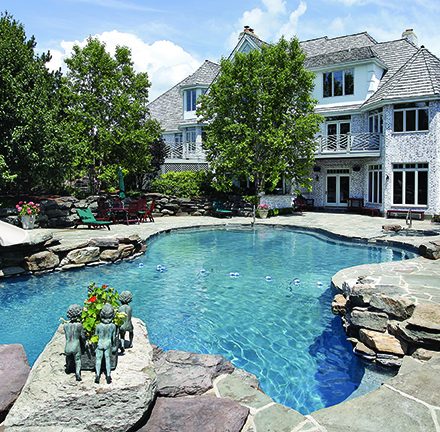 3 astuces pour l’aménagement de votre cour arrière avec piscine ou spa